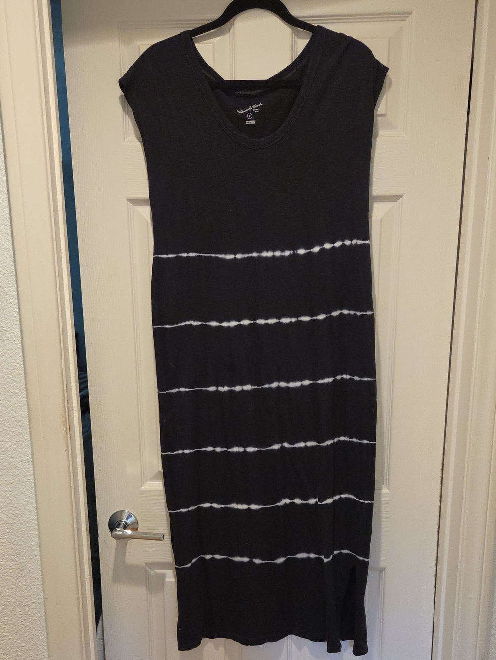 Universal Thread Black Tie-Dye Stripe Midi Dress